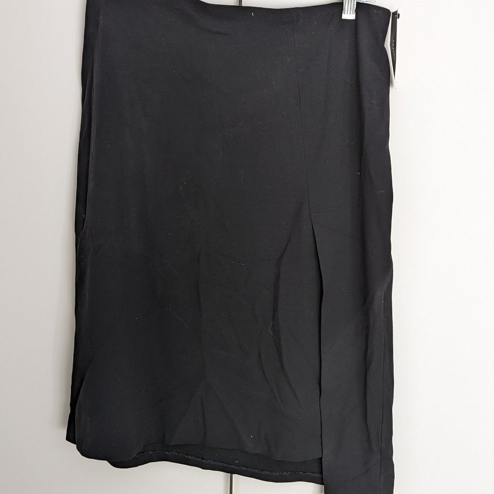 NWT DKNY skirt with slit